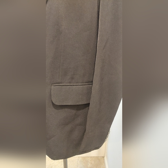 Elegant Black Women's Blazer - Picture 3 of 9